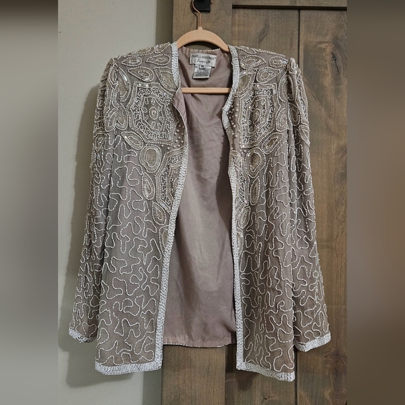 PAPELL BOUTIQUE Evening vintage beaded openfront jacket.Gray/silver. Size Medium - Picture 3 of 15